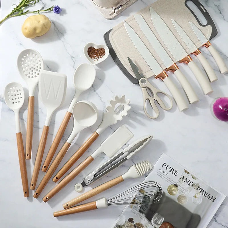 Set cucina: 12 utensili in silicone 5 coltelli acciaio inox + accessor – Be  Smart